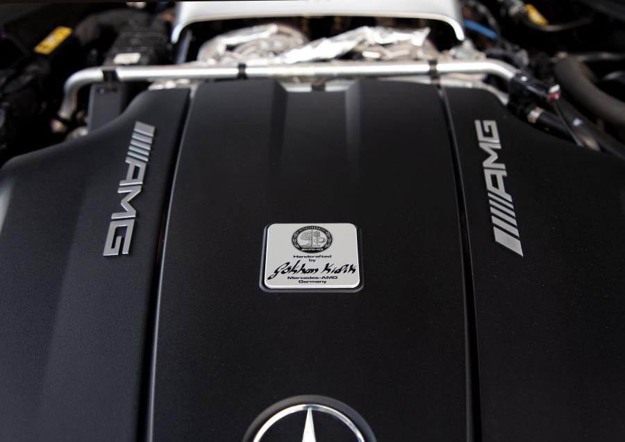 Моторный отсек Mercedes-AMG GT S Edition 1 (C190) 2015 года  (NA) (фото 3 из 24)
